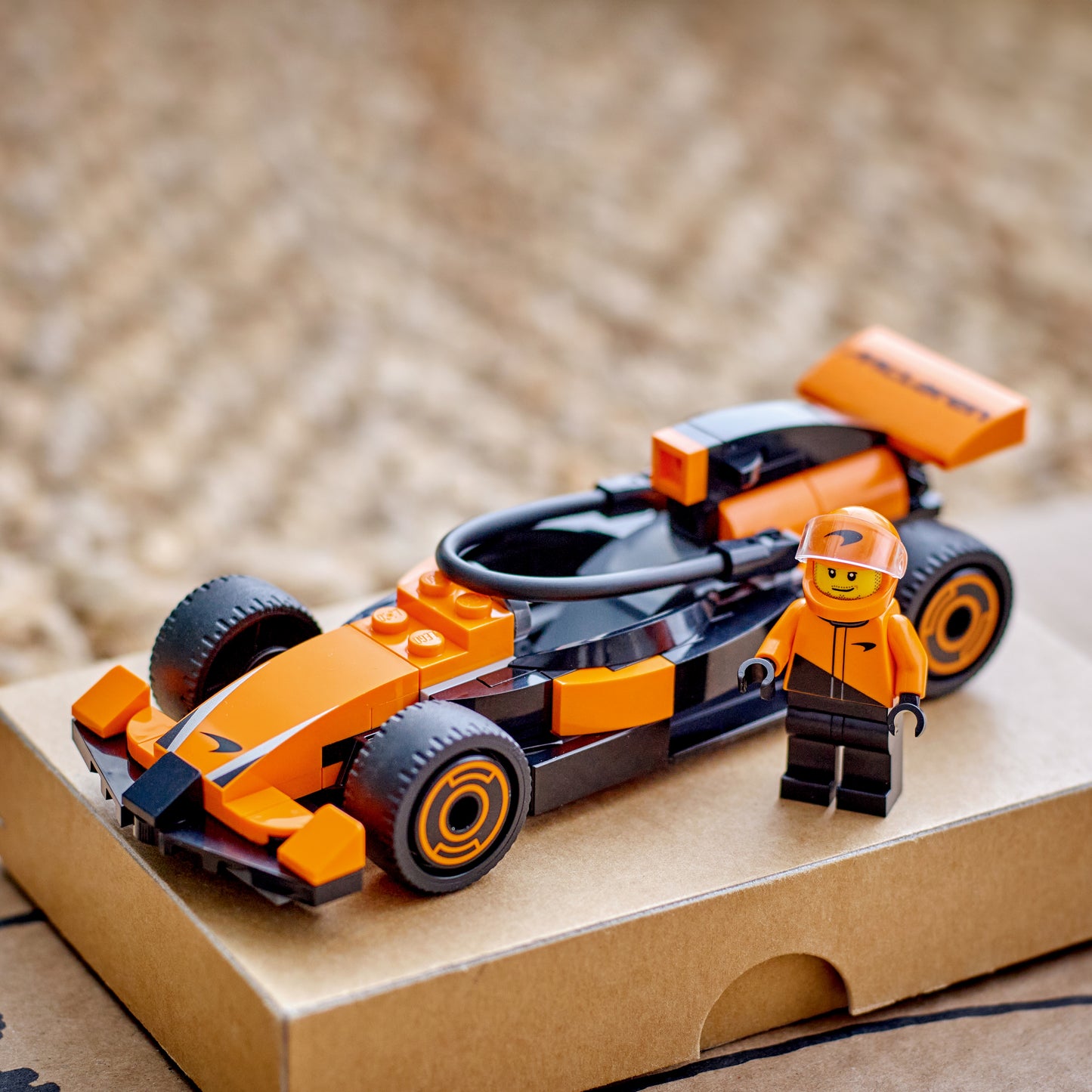 LEGO City: F1® Driver with McLaren Race Car (60442)