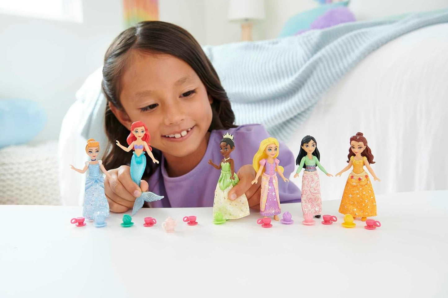 Disney Princess Celebration Pack - 6 Posable Small Dolls with Sparkling Clothing (JCR91)